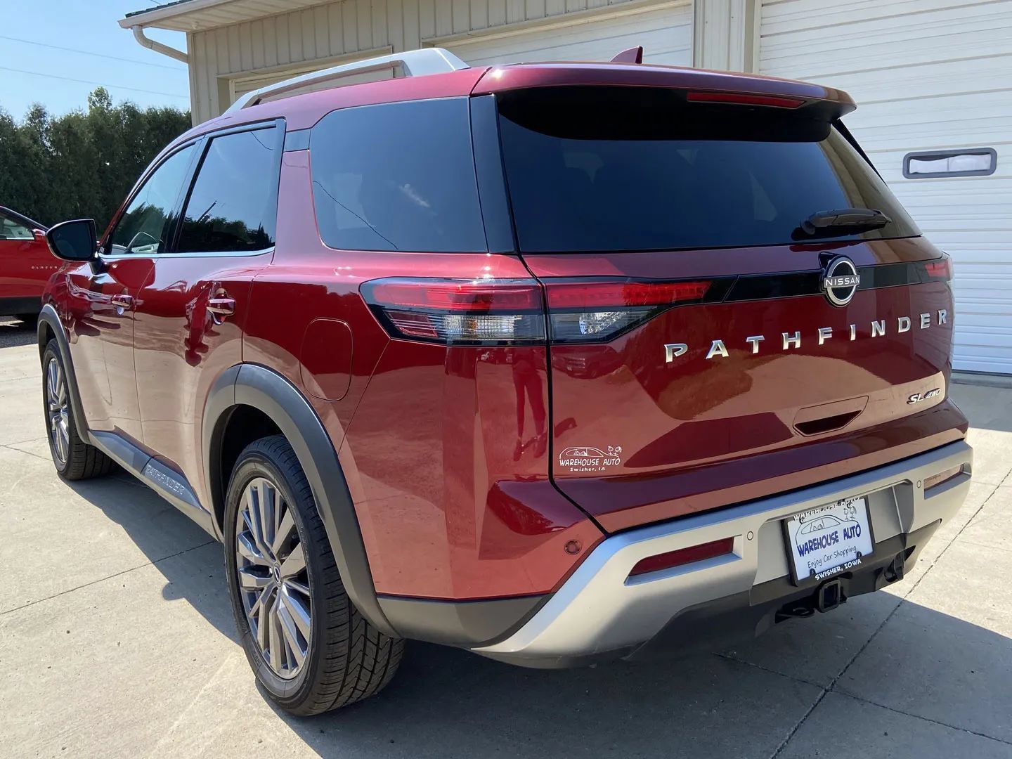 Used 2024 Nissan Pathfinder SL w/ SL Premium Package AWD/4WD image 5