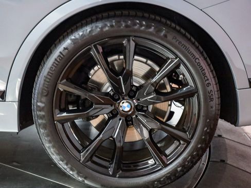 Certified 2025 BMW X7 xDrive40i w/ M Sport Package image 11