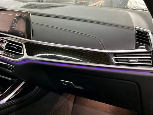 Used 2019 BMW X7 xDrive50i w/ M Sport Package image 19