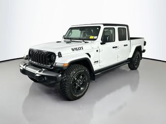 Used 2024 Jeep Gladiator Sport AWD/4WD video 3