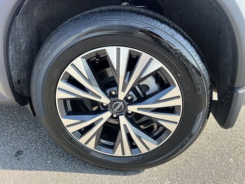 Certified 2023 Nissan Rogue SV w/ SV Premium B Package FWD image 10