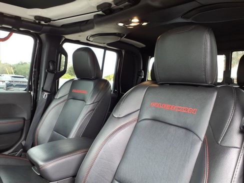 Used 2023 Jeep Gladiator Rubicon w/ Cold Weather Group image 15