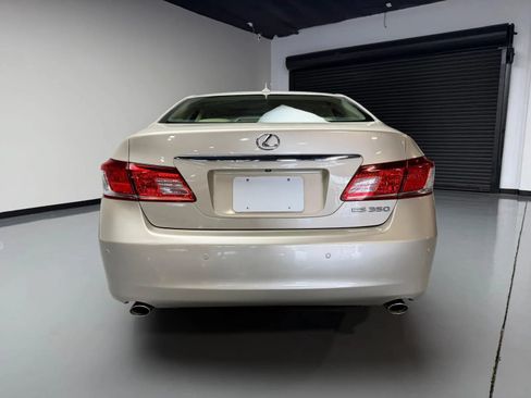 Used 2011 Lexus ES 350 w/ Preferred Accessory Package FWD image 5