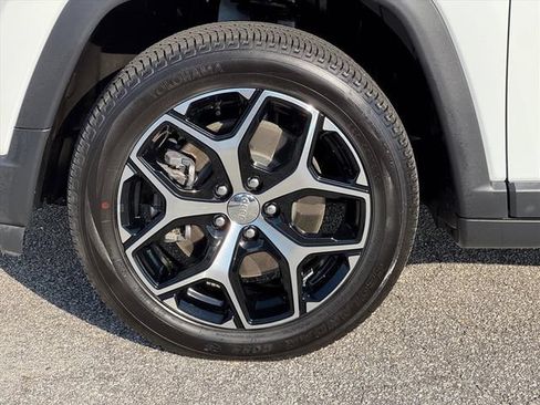 Used 2025 Jeep Compass Limited AWD/4WD image 9
