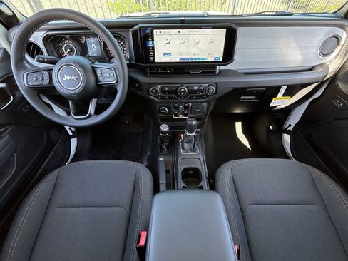 New 2025 Jeep Gladiator Sport image 14