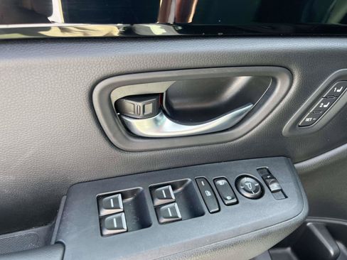 Certified 2025 Honda Pilot EX-L image 12