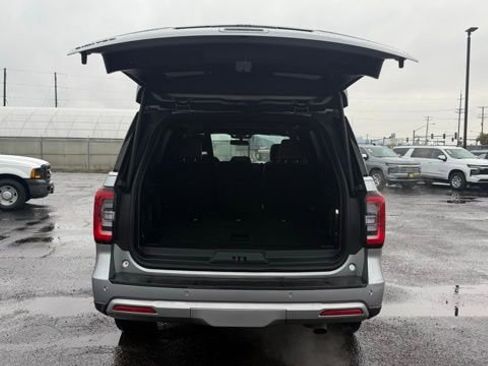 Used 2024 Ford Expedition Limited image 10