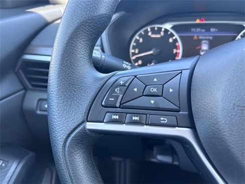 Used 2024 Nissan Altima 2.5 SV image 10