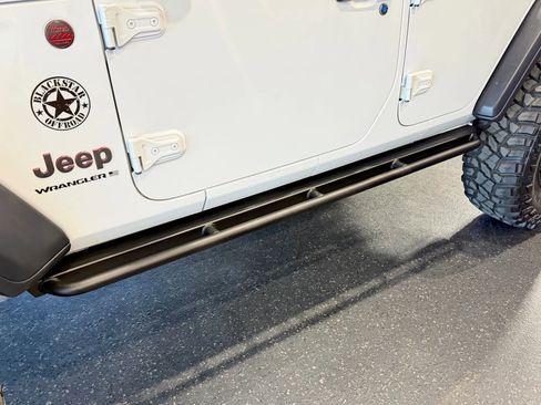 Used 2025 Jeep Wrangler Unlimited Rubicon image 9