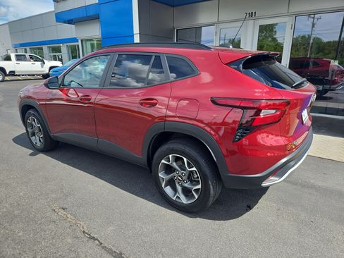 Certified 2024 Chevrolet Trax LT FWD image 8
