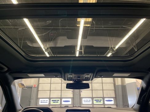 Used 2021 Chevrolet Tahoe RST w/ Luxury Package image 36