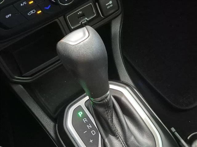 Used 2018 Jeep Renegade Latitude FWD image 11