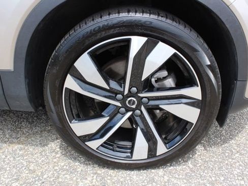Used 2023 Volvo XC40 B5 Ultimate w/ Climate Package AWD/4WD image 12