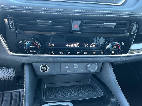 Used 2023 Nissan Rogue SL image 18