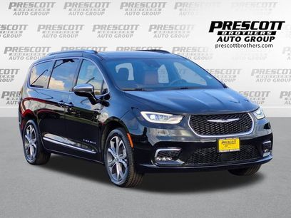 Used 2024 Chrysler Pacifica Pinnacle