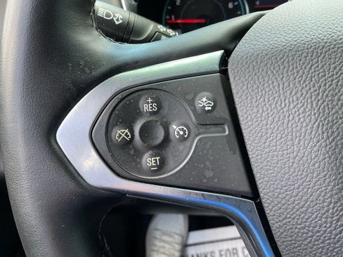 Used 2023 Chevrolet Traverse LT FWD image 36