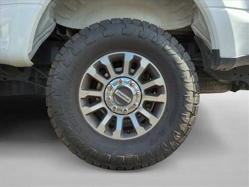 Used 2022 Ford F250 Lariat w/ Lariat Ultimate Package image 13