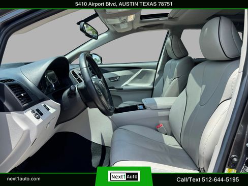 Used 2013 Toyota Venza XLE w/ XLE Premium Pkg AWD/4WD image 19