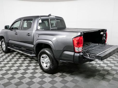 Used 2017 Toyota Tacoma SR image 28
