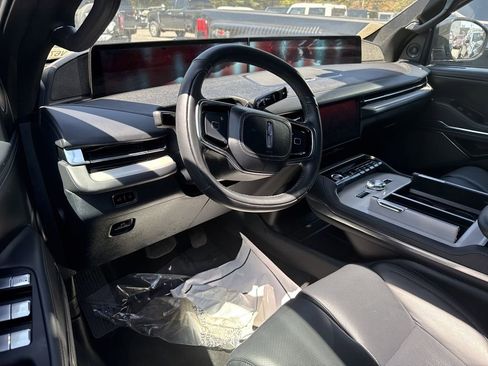 Used 2025 Lincoln Navigator Reserve w/ Jet Appearance Package image 11