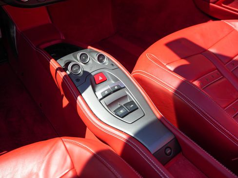 Used 2013 Ferrari 458 Spider RWD image 17