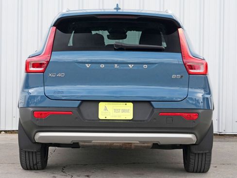 Used 2023 Volvo XC40 B5 Ultimate image 10