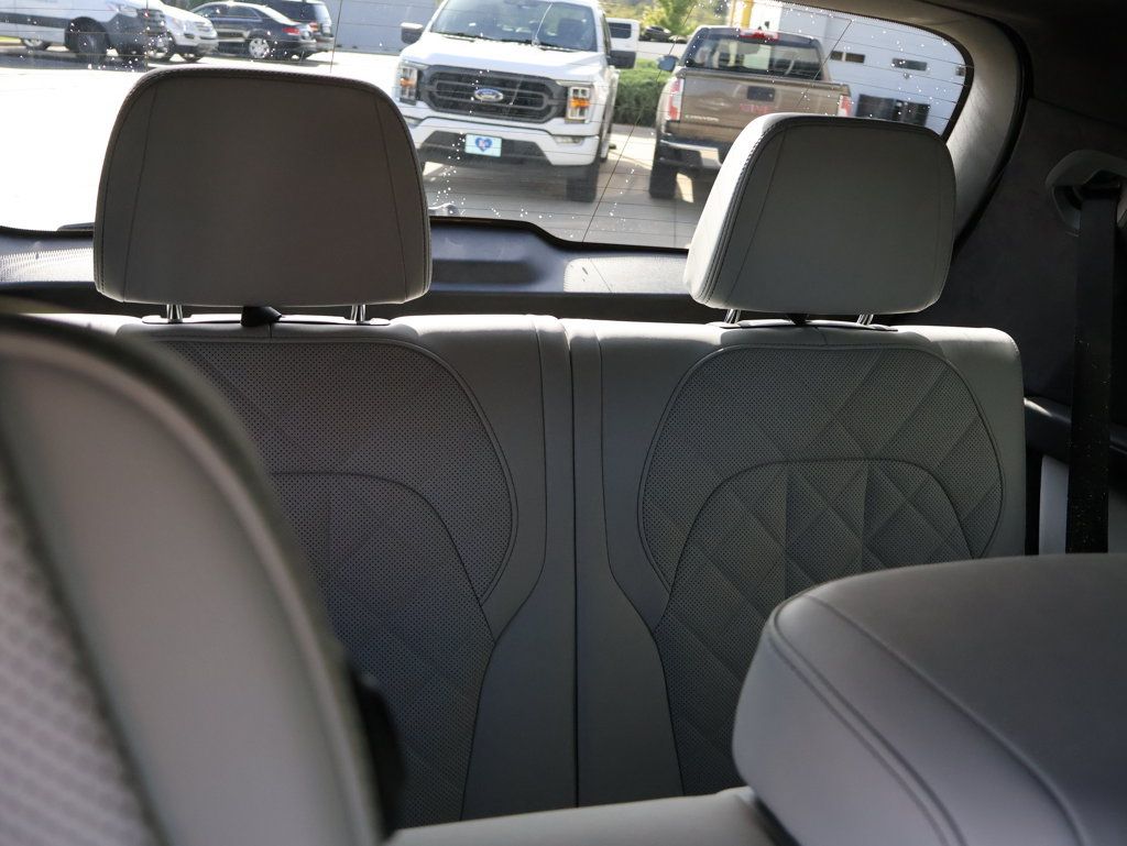 Used 2024 BMW X7 xDrive40i w/ Premium Package AWD/4WD image 15
