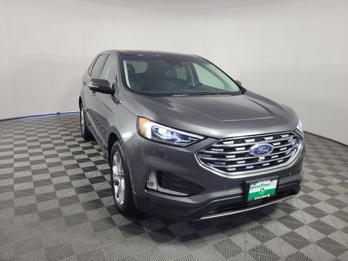 Used 2019 Ford Edge Titanium w/ Equipment Group 301A FWD image 13