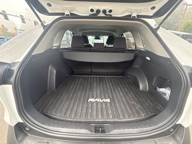 Used 2025 Toyota RAV4 LE AWD/4WD image 12