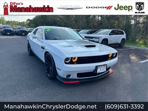 Used 2022 Dodge Challenger R/T Scat Pack w/ Dynamics Package RWD image 1