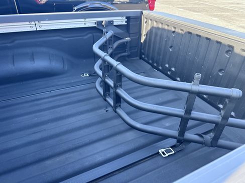 Used 2020 Nissan Frontier SV w/ Midnight Edition Floor Mats RWD image 10