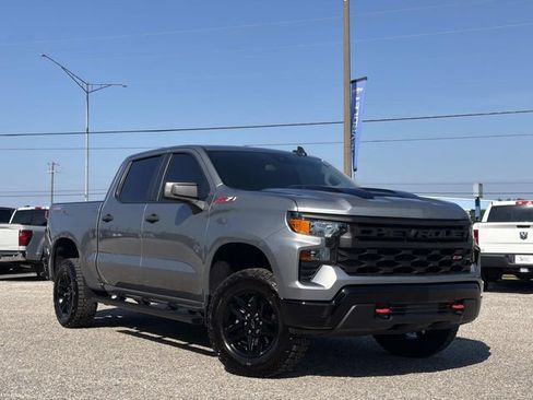 Used 2024 Chevrolet Silverado 1500 Custom Trail Boss AWD/4WD image 2
