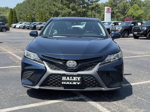 Used 2018 Toyota Camry SE FWD image 23