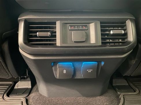 Used 2025 Ford F150 Raptor AWD/4WD image 18