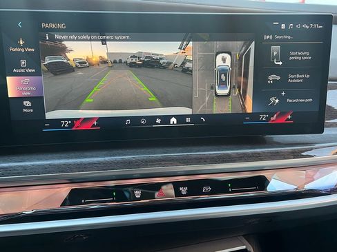 Used 2025 BMW 750e xDrive w/ Premium Package image 12