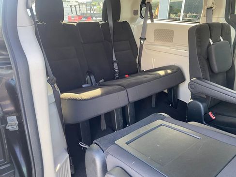 Used 2018 Dodge Grand Caravan SE w/ UConnect Hands-Free Group FWD image 27