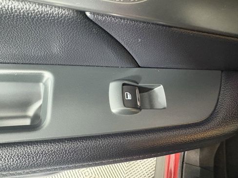 Used 2018 Ford Explorer XLT w/ Equipment Group 201A image 38