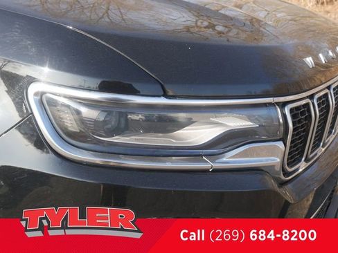 Used 2023 Jeep Wagoneer L Series II image 10