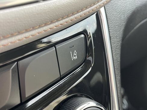 Used 2020 Chevrolet Trax Premier image 24