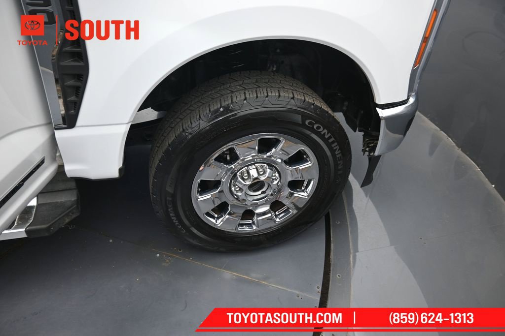 Used 2023 Ford F250 Lariat w/ Chrome Package AWD/4WD image 34