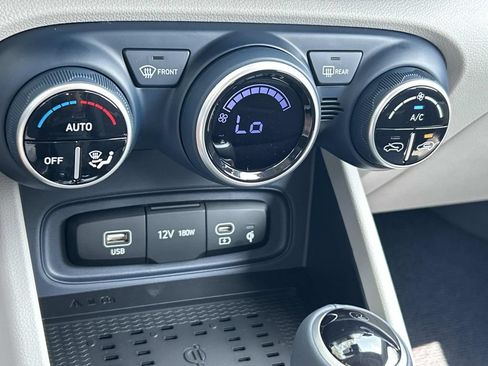 New 2026 Hyundai Venue SEL FWD image 27