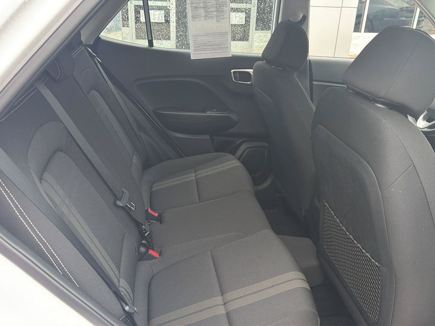 Used 2021 Hyundai Venue SEL w/ Premium Package FWD image 9
