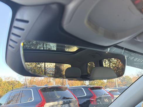 Certified 2023 Volvo XC60 B5 Plus w/ Climate Package image 27