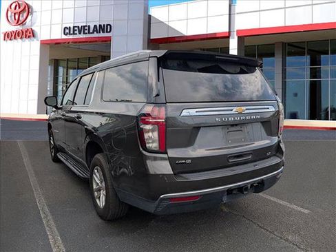 Used 2021 Chevrolet Suburban LT RWD image 4
