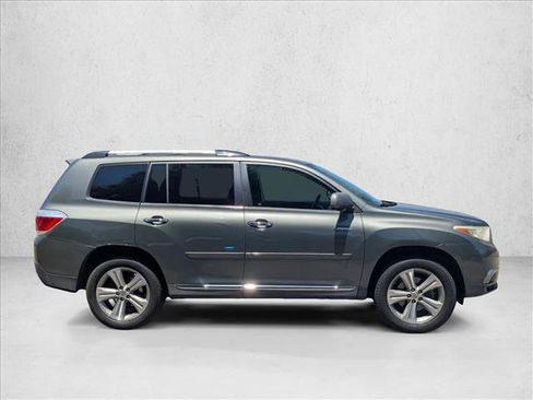Used 2013 Toyota Highlander Limited FWD image 4