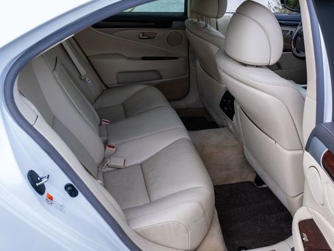 Used 2017 Lexus LS 460 image 33