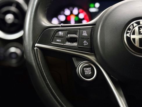 Used 2018 Alfa Romeo Stelvio Ti image 18