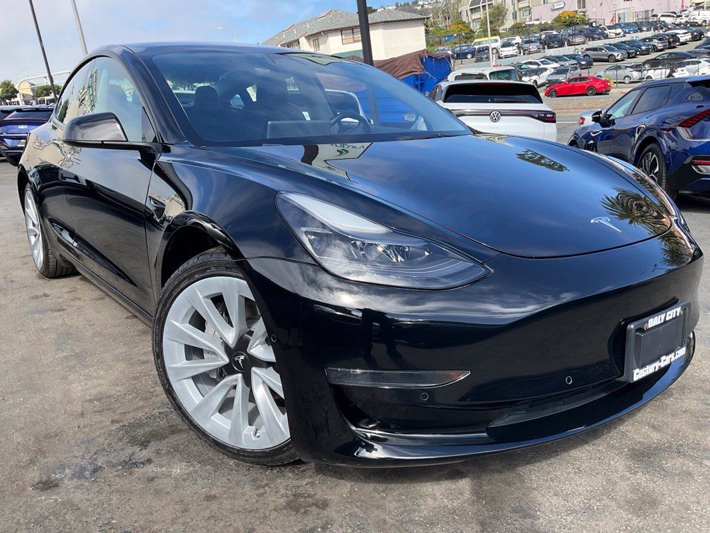 Used 2022 Tesla Model 3 Standard Range RWD image 1