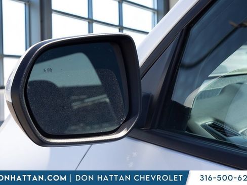 Used 2025 Chevrolet Equinox LT FWD image 25