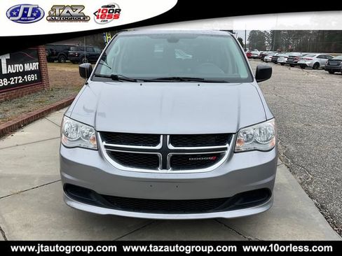 Used 2018 Dodge Grand Caravan SE w/ UConnect Hands-Free Group FWD image 2